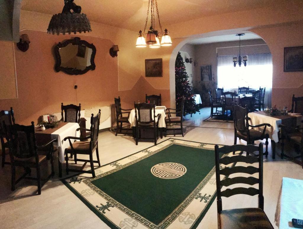 Bed and Breakfast Vila Monica Тиргу-Муреш Екстер'єр фото